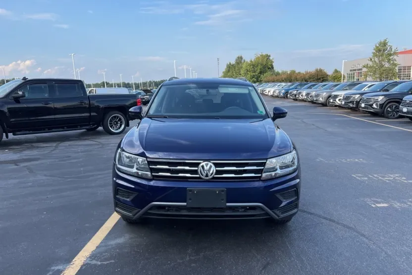 2021 Volkswagen Tiguan S photo 1