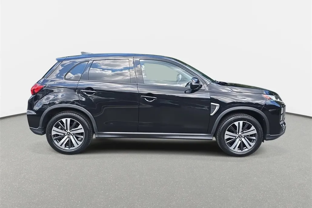 2020 Mitsubishi Outlander Sport SE photo 1