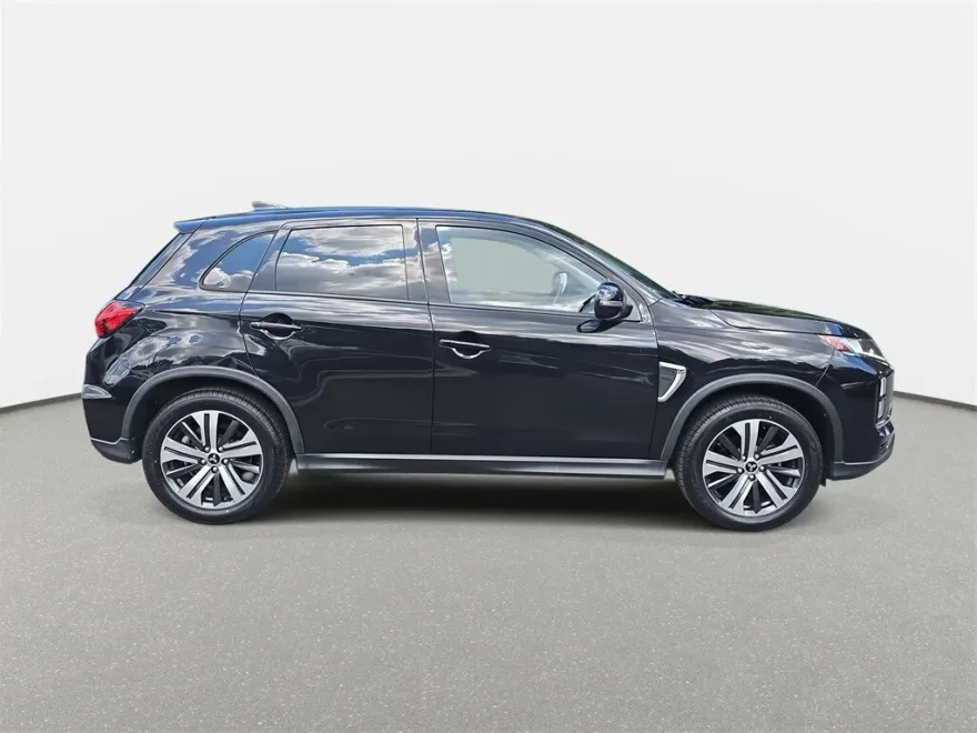 2020 Mitsubishi Outlander Sport SE photo 1