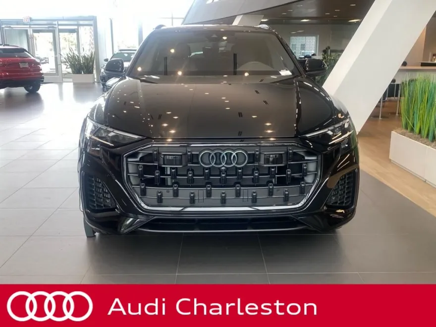 2025 Audi Q8 Premium photo 1