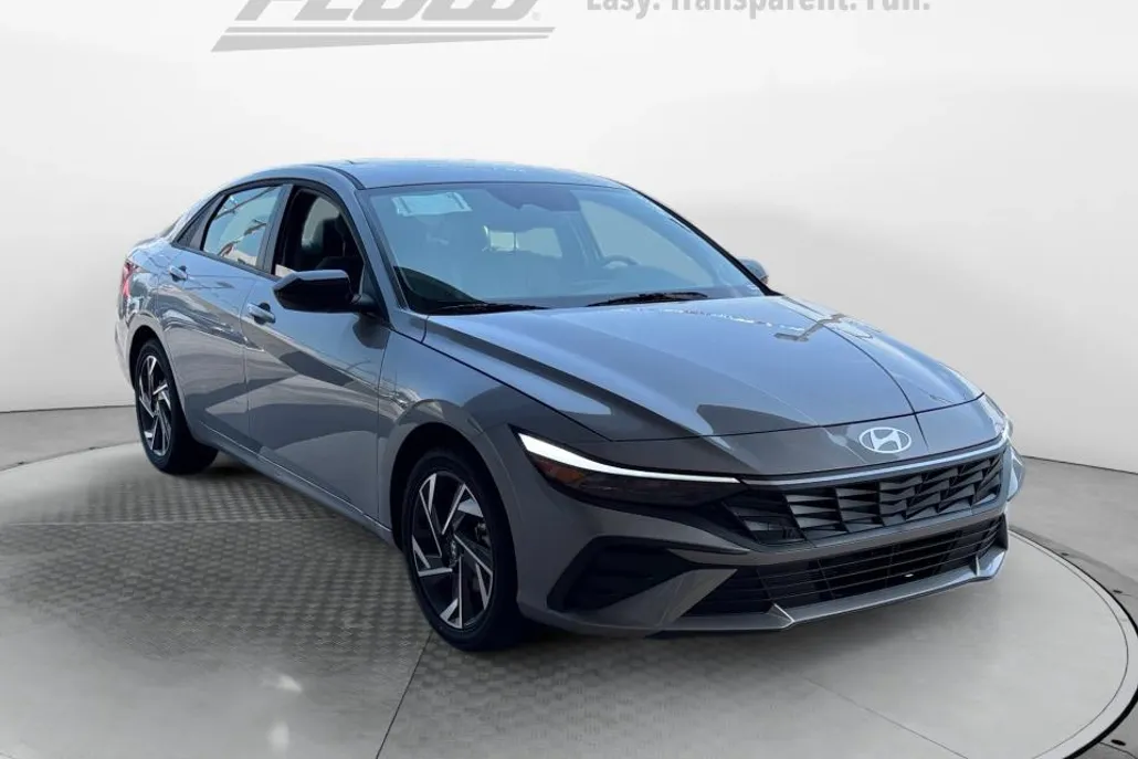 2025 Hyundai Elantra Hybrid SEL Sport photo 1
