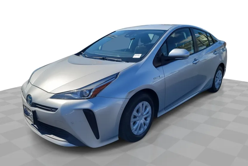 2022 Toyota Prius LE photo 1
