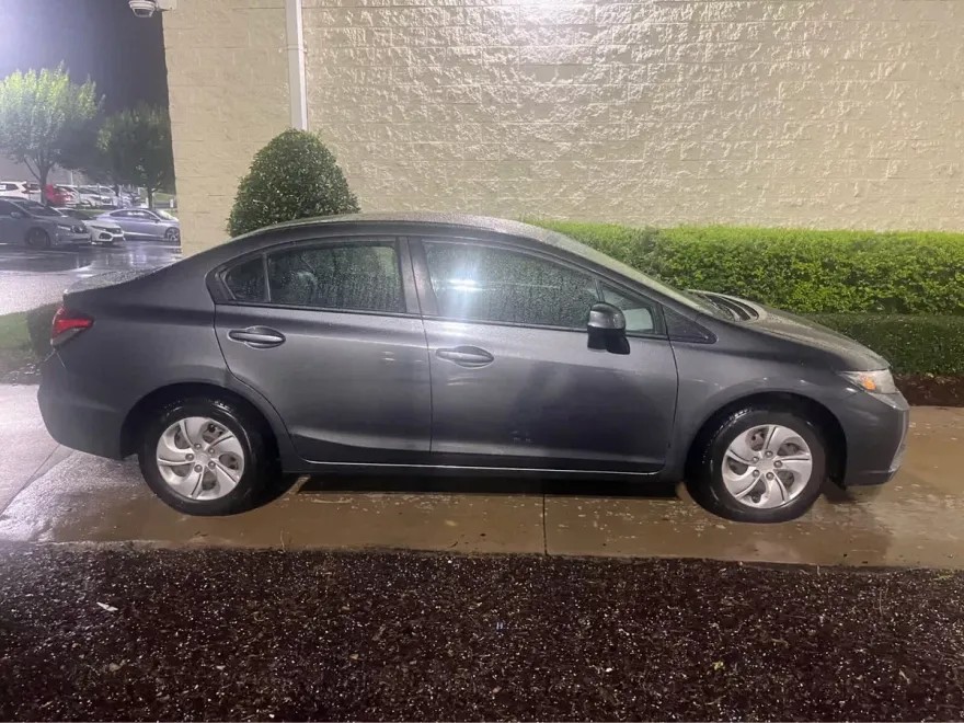 2013 Honda Civic LX photo 1