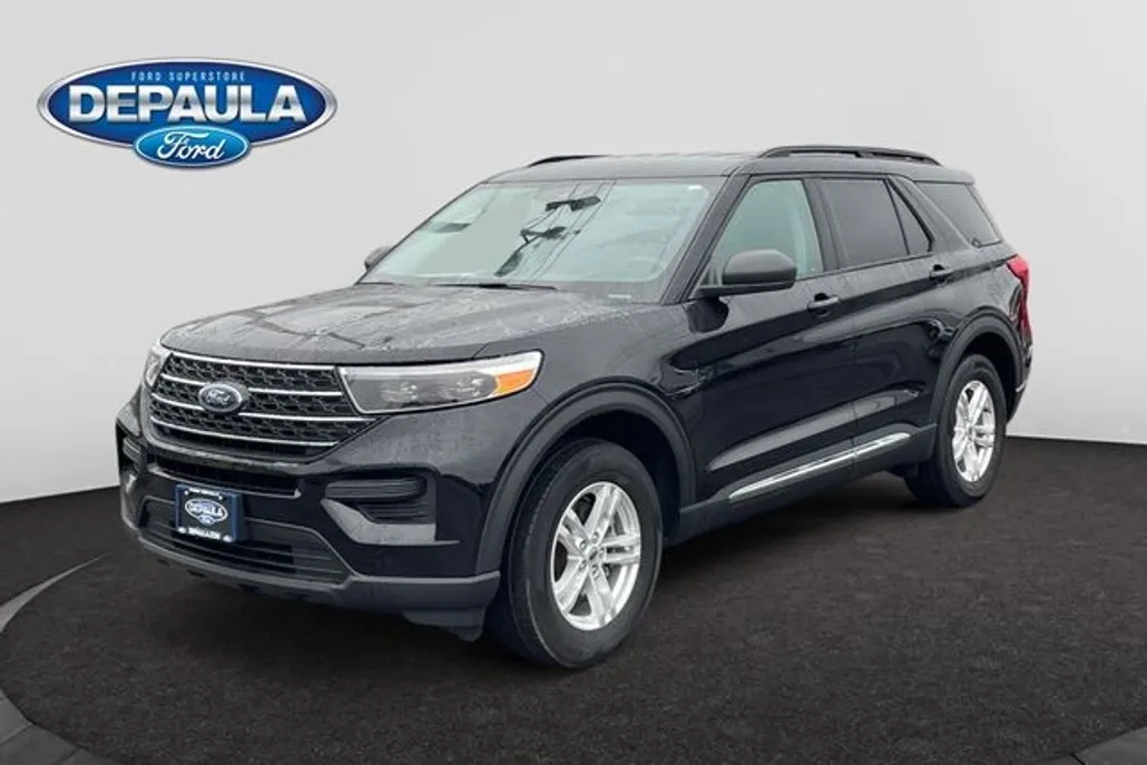 2022 Ford Explorer XLT photo 1