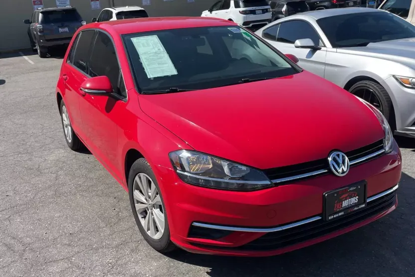 2018 Volkswagen Golf S photo 1