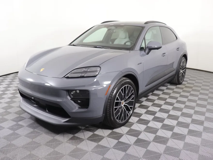 2025 Porsche Macan Electric photo 1