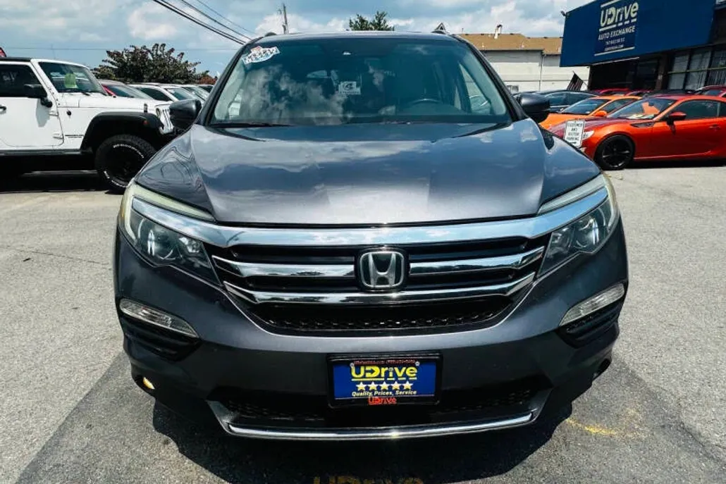 2016 Honda Pilot Elite photo 1