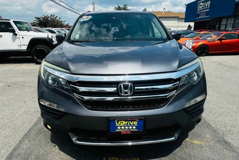 2016 Honda Pilot Elite photo 1