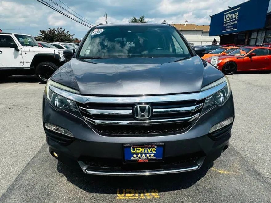 2016 Honda Pilot Elite photo 1