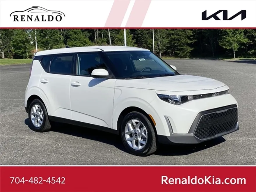 2025 Kia Soul LX photo 1