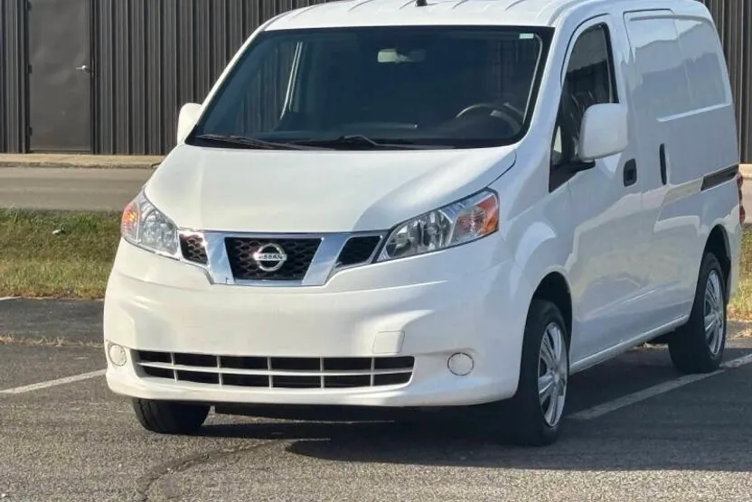 2019 Nissan NV200 SV photo 1