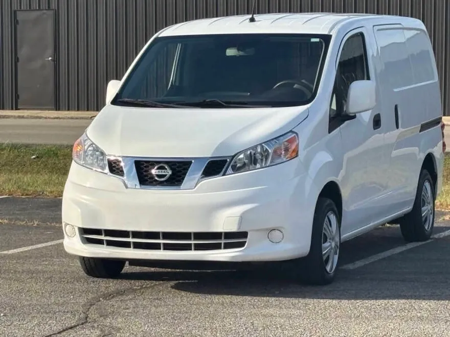 2019 Nissan NV200 SV photo 1
