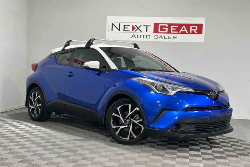 2018 Toyota C-HR XLE photo 1