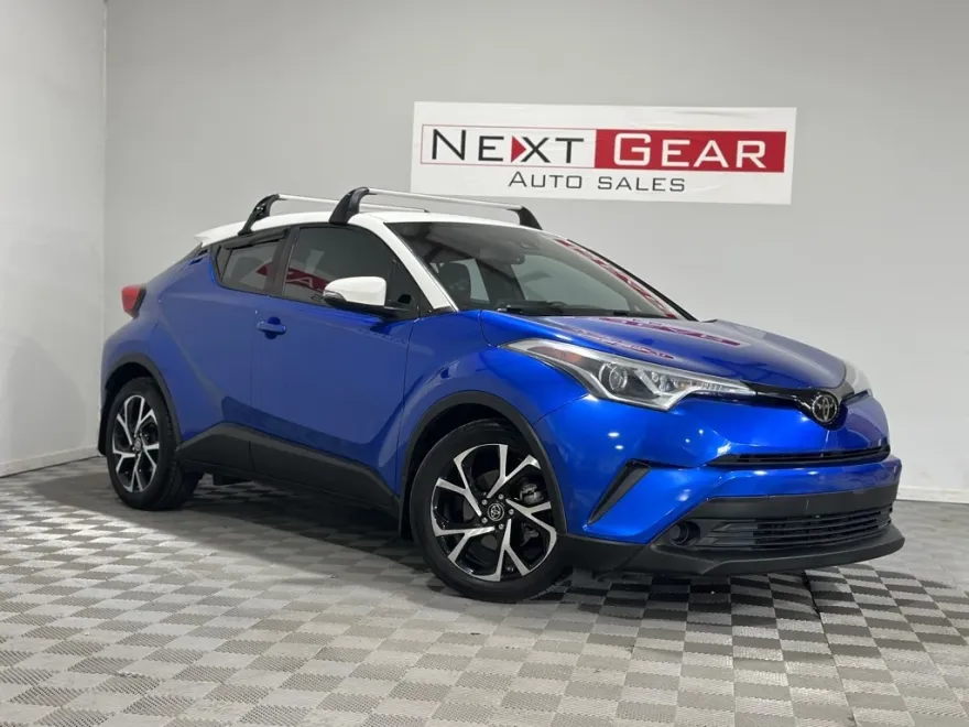 2018 Toyota C-HR XLE photo 1