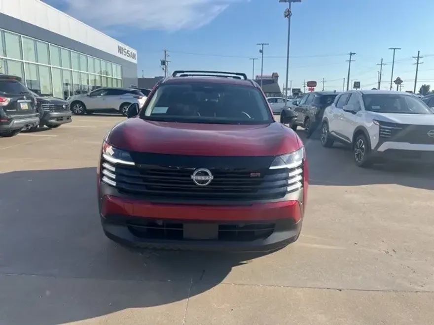 2026 Nissan Kicks SR photo 1