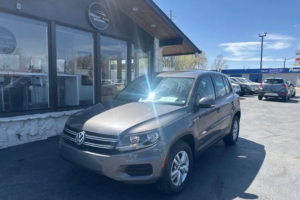 2012 Volkswagen Tiguan S photo 1
