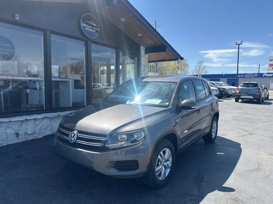 2012 Volkswagen Tiguan S photo 1