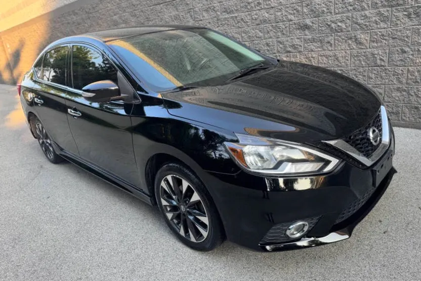 2019 Nissan Sentra SR photo 1