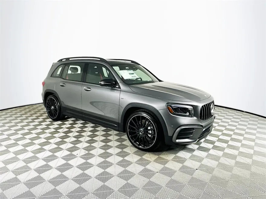 2025 Mercedes Benz GLB 35 AMG 4MATIC photo 1