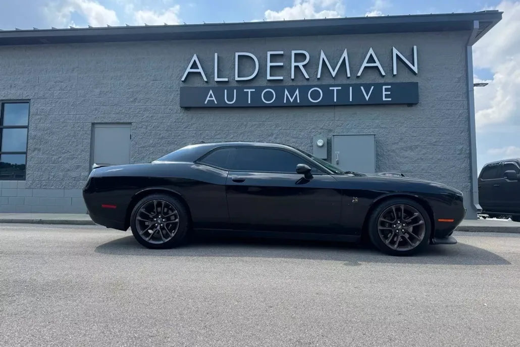 2022 Dodge Challenger R/T Scat Pack photo 1