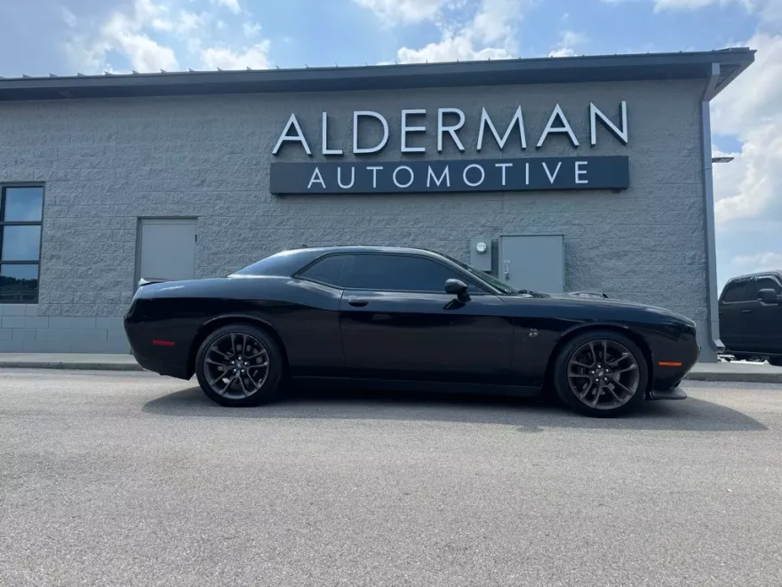 2022 Dodge Challenger R/T Scat Pack photo 1