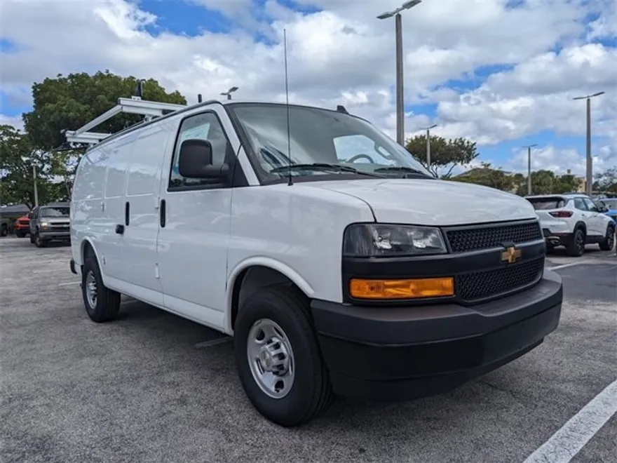 2025 Chevrolet Express Cargo 2500 photo 1
