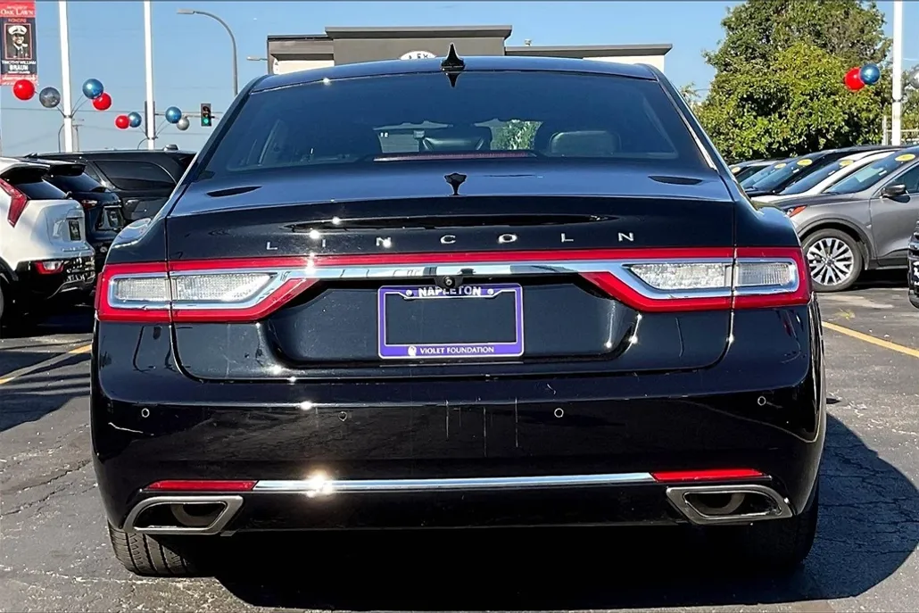 2020 Lincoln Continental Standard photo 1