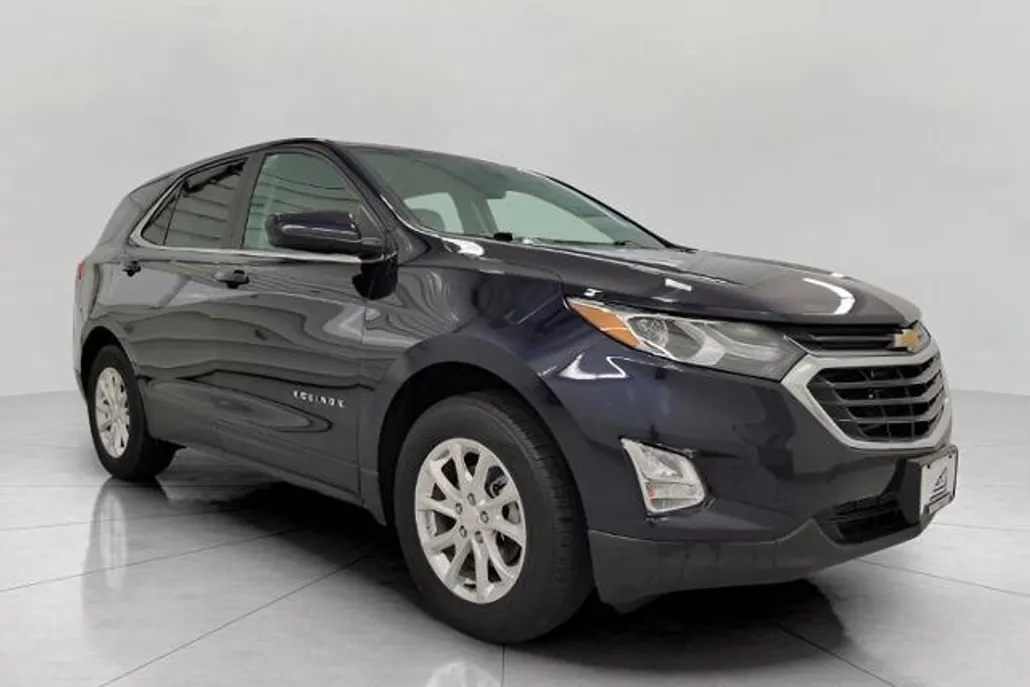 2021 Chevrolet Equinox LT photo 1