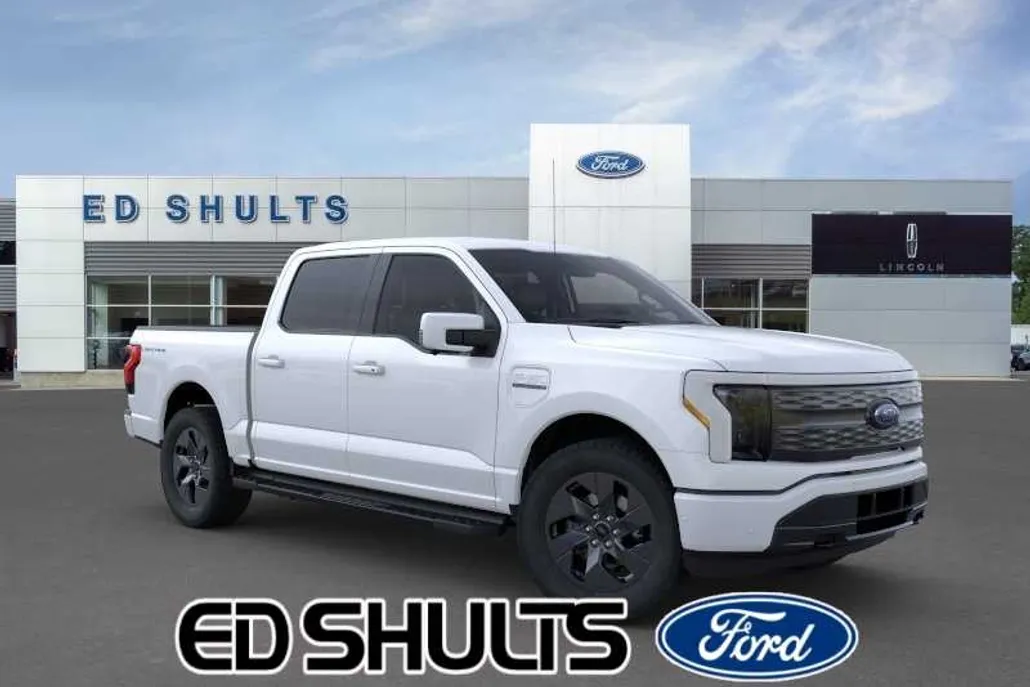 2022 Ford F-150 Lightning Lariat photo 1