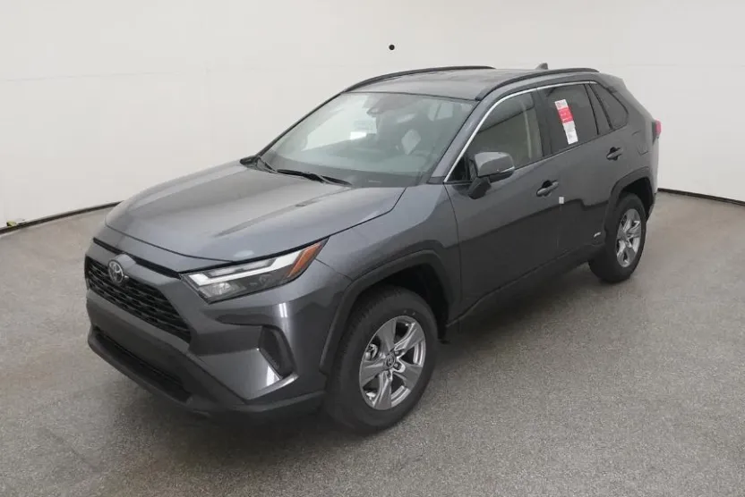 2025 Toyota RAV4 Hybrid LE photo 1