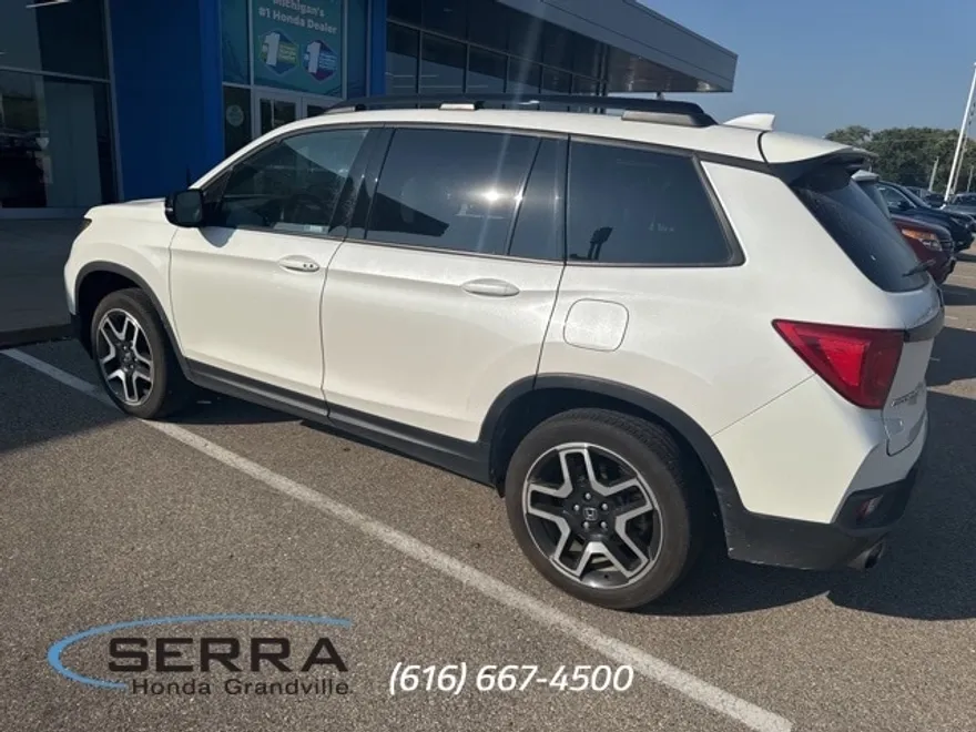2023 Honda Passport Elite photo 1