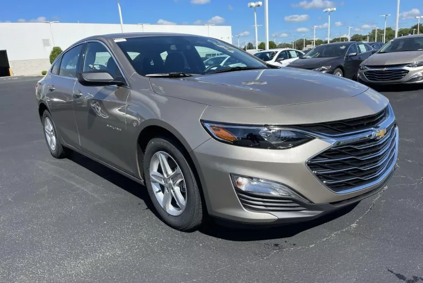 2022 Chevrolet Malibu LS photo 1