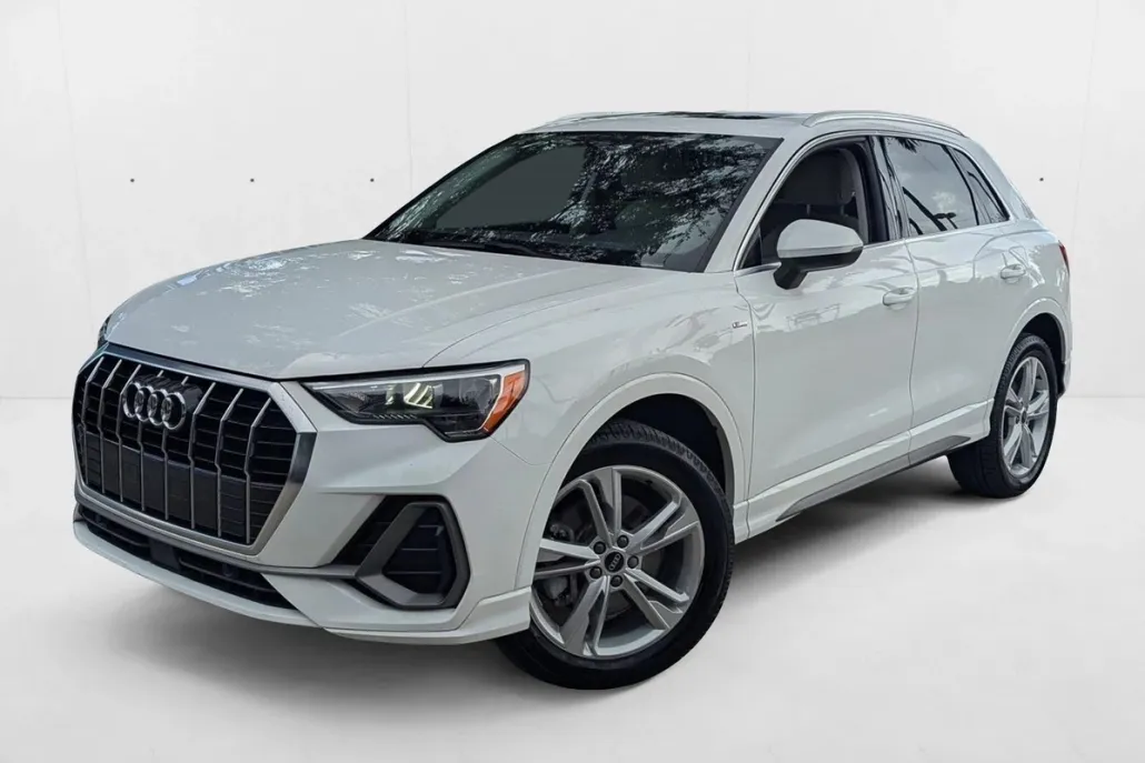 2021 Audi Q3 45 TFSI S line Premium photo 1