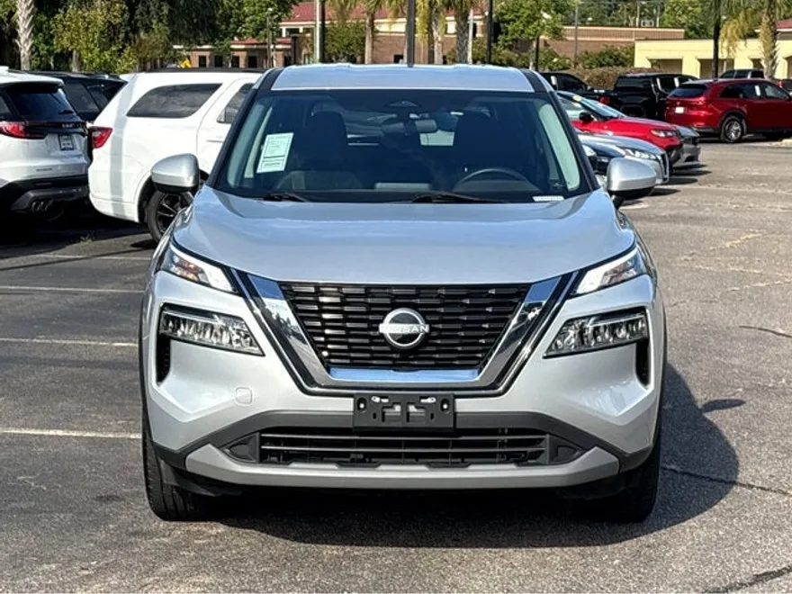 2023 Nissan Rogue SV photo 1