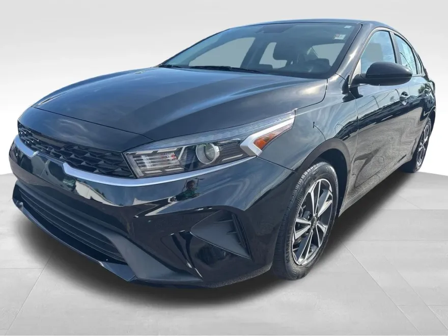 2024 Kia Forte LXS photo 1