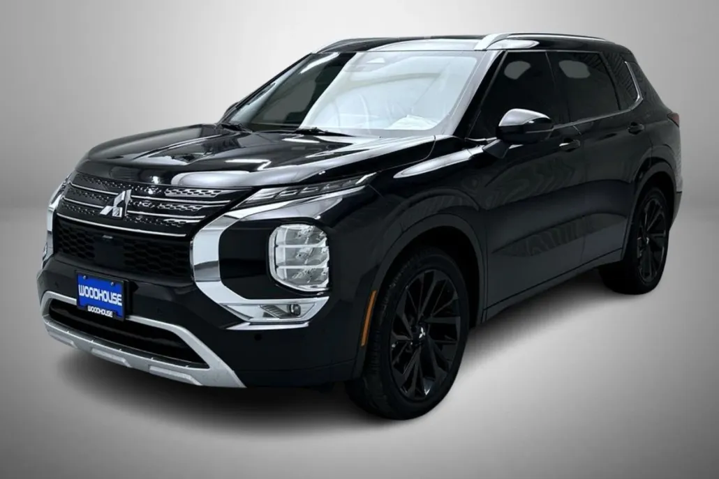 2022 Mitsubishi Outlander SEL photo 1