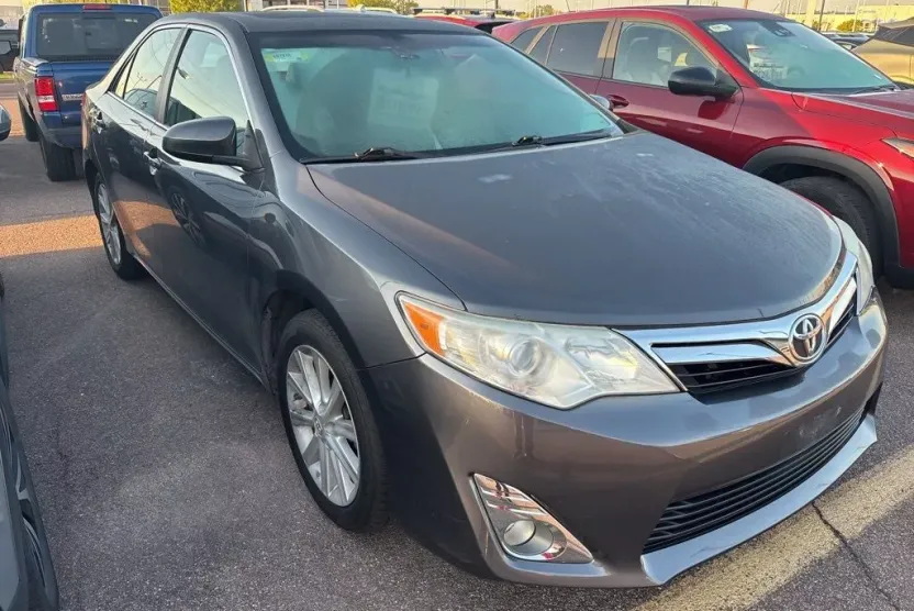 2012 Toyota Camry XLE photo 1