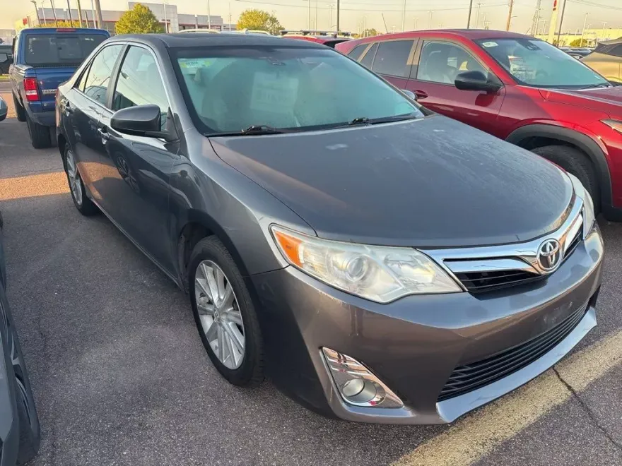 2012 Toyota Camry XLE photo 1