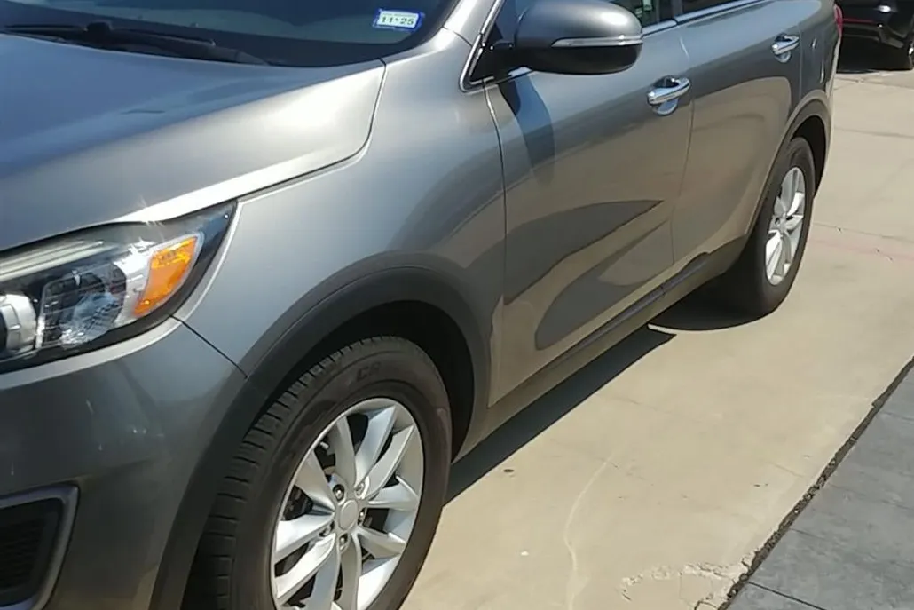 2016 Kia Sorento L photo 1