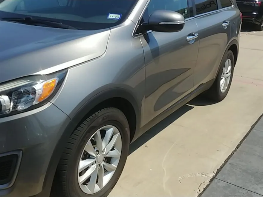 2016 Kia Sorento L photo 1