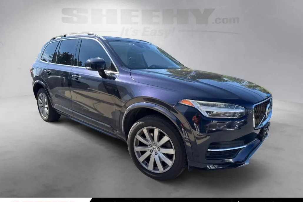 2016 Volvo XC90 T6 Momentum photo 1