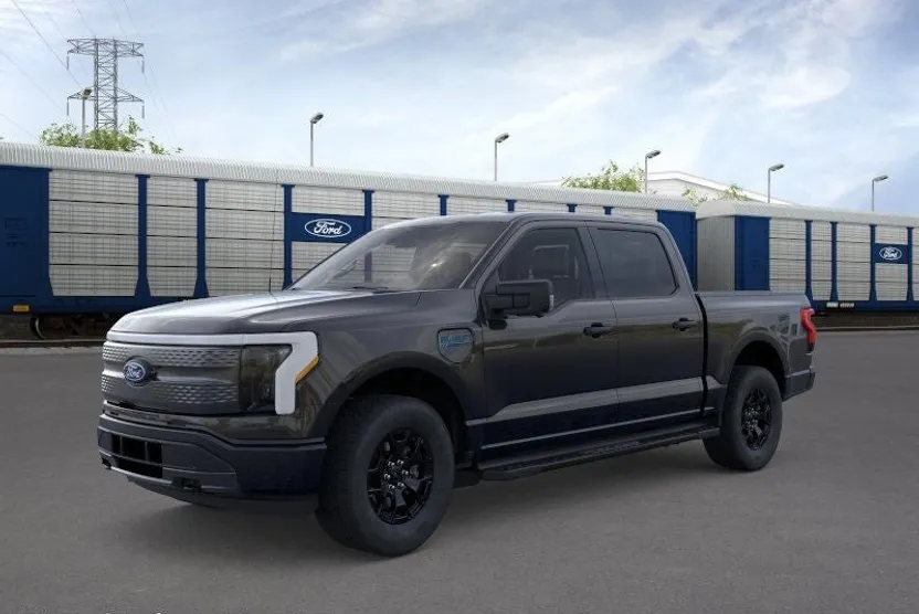 2025 Ford F-150 Lightning XLT photo 1