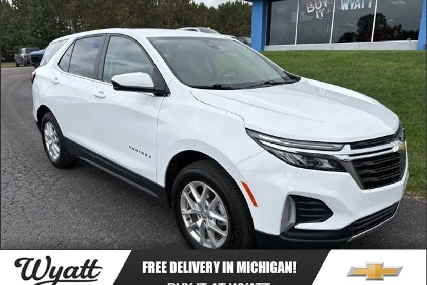 2023 Chevrolet Equinox LT photo 1