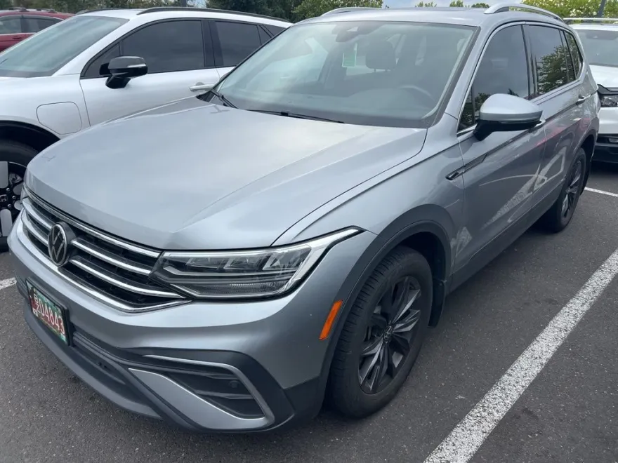 2022 Volkswagen Tiguan SE photo 1