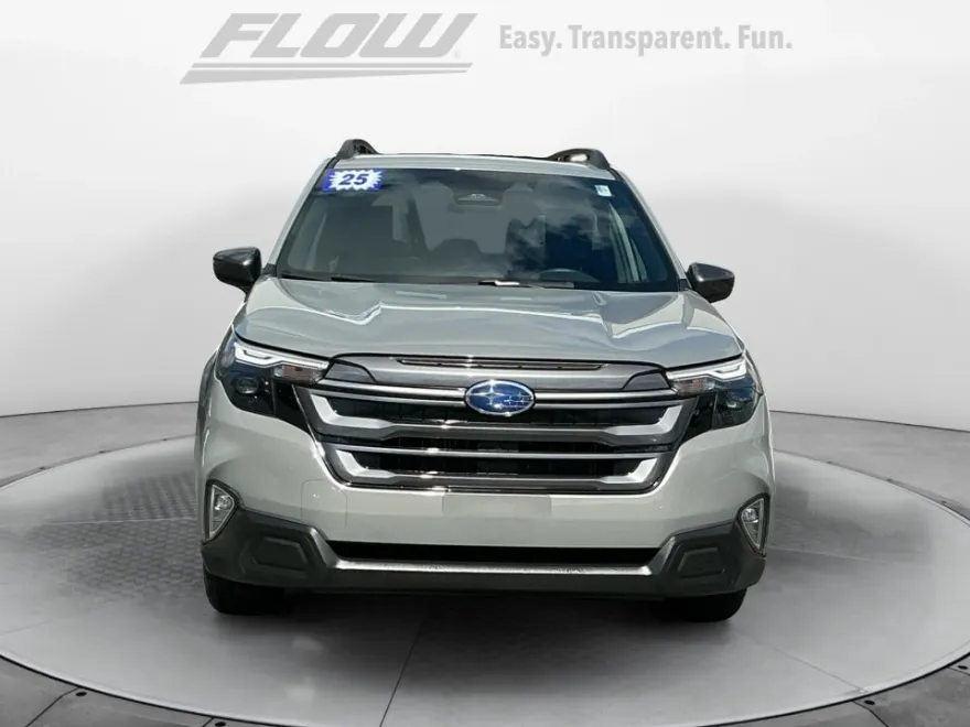 2025 Subaru Forester Premium photo 1