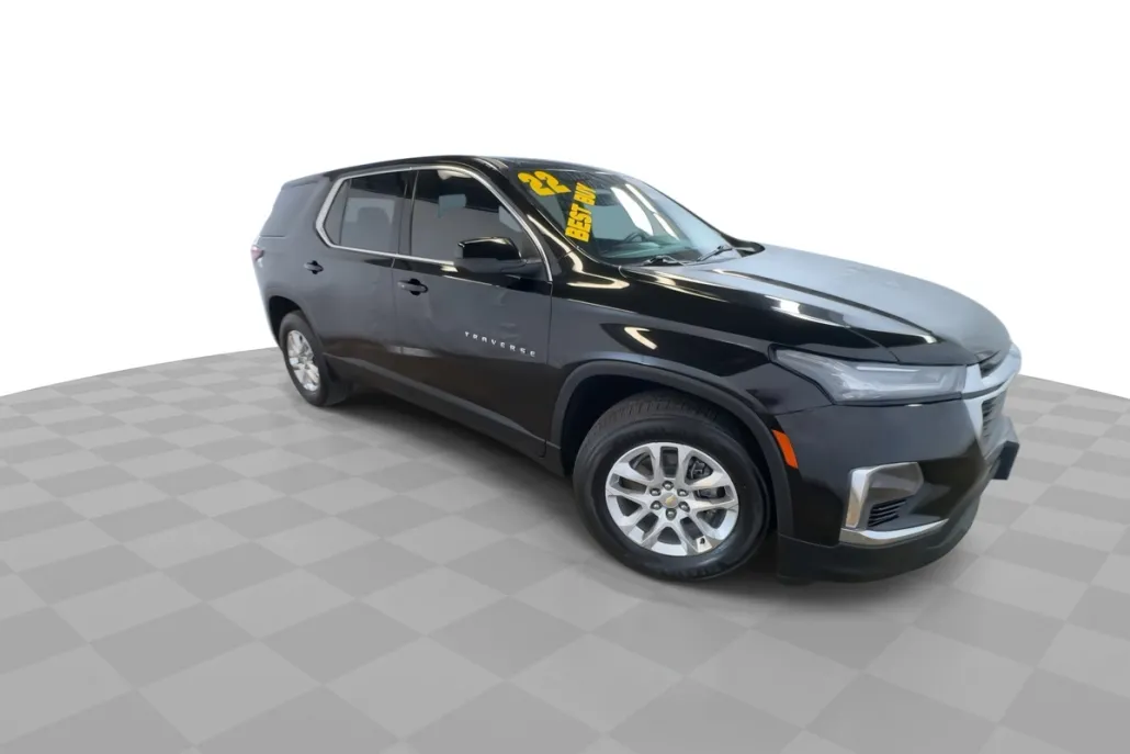 2022 Chevrolet Traverse LS photo 1