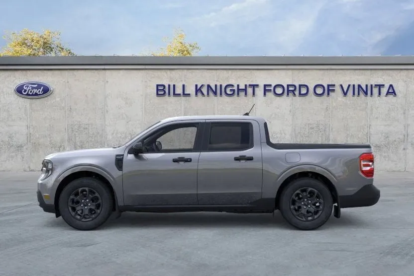 2025 Ford Maverick XLT photo 1