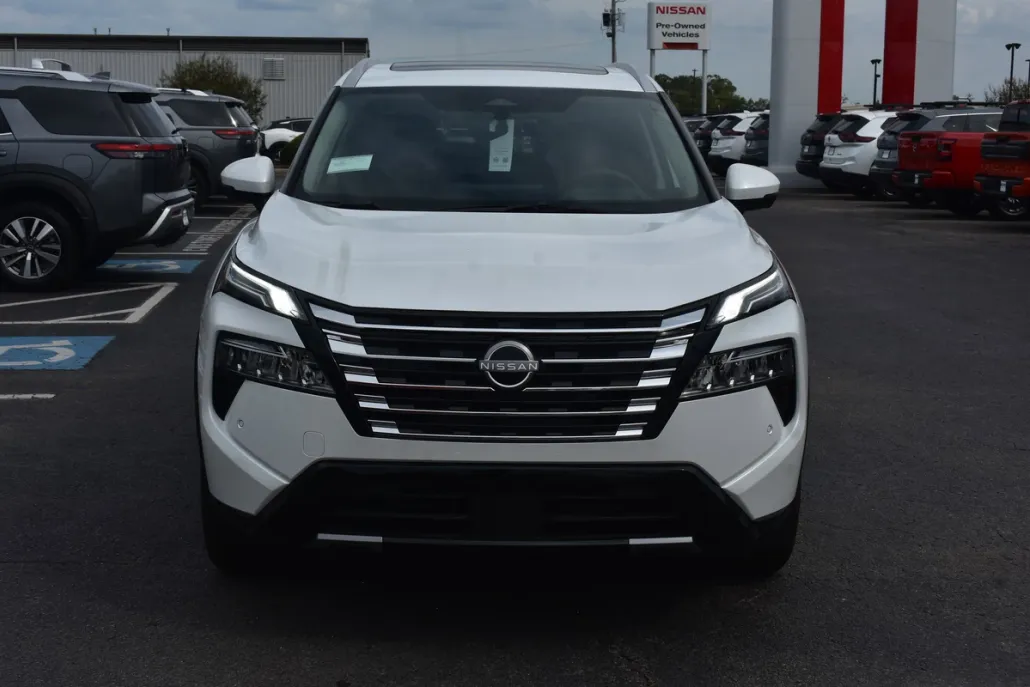 2026 Nissan Rogue Platinum photo 1