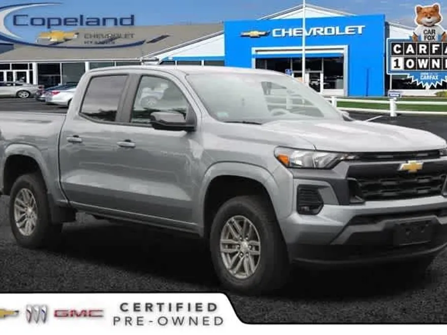 2024 Chevrolet Colorado LT photo 1