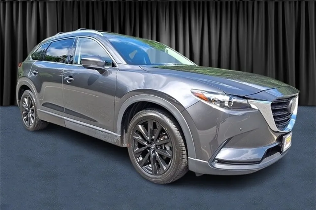 2022 Mazda CX-9 Touring photo 1